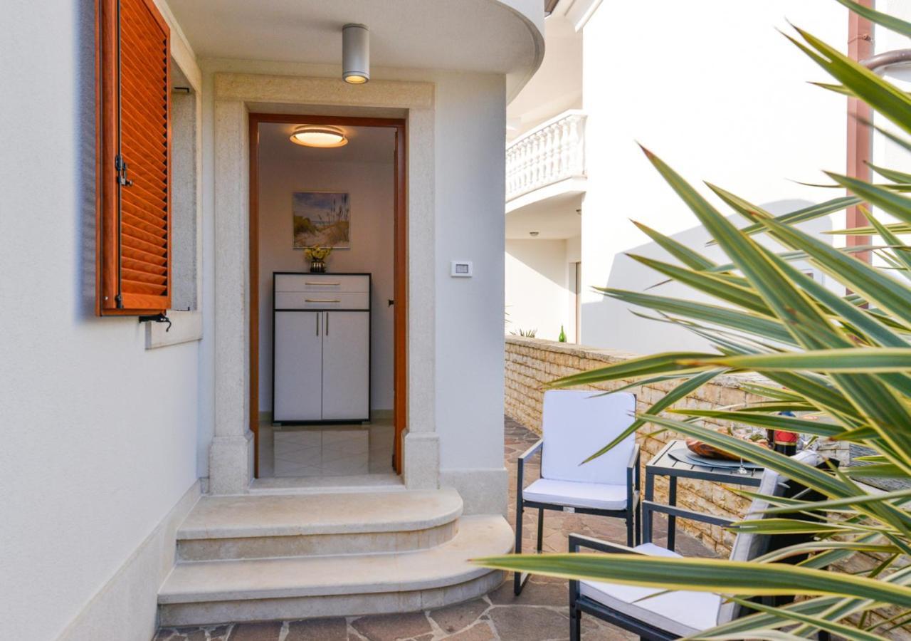 Apartments Leona Umag Exterior photo